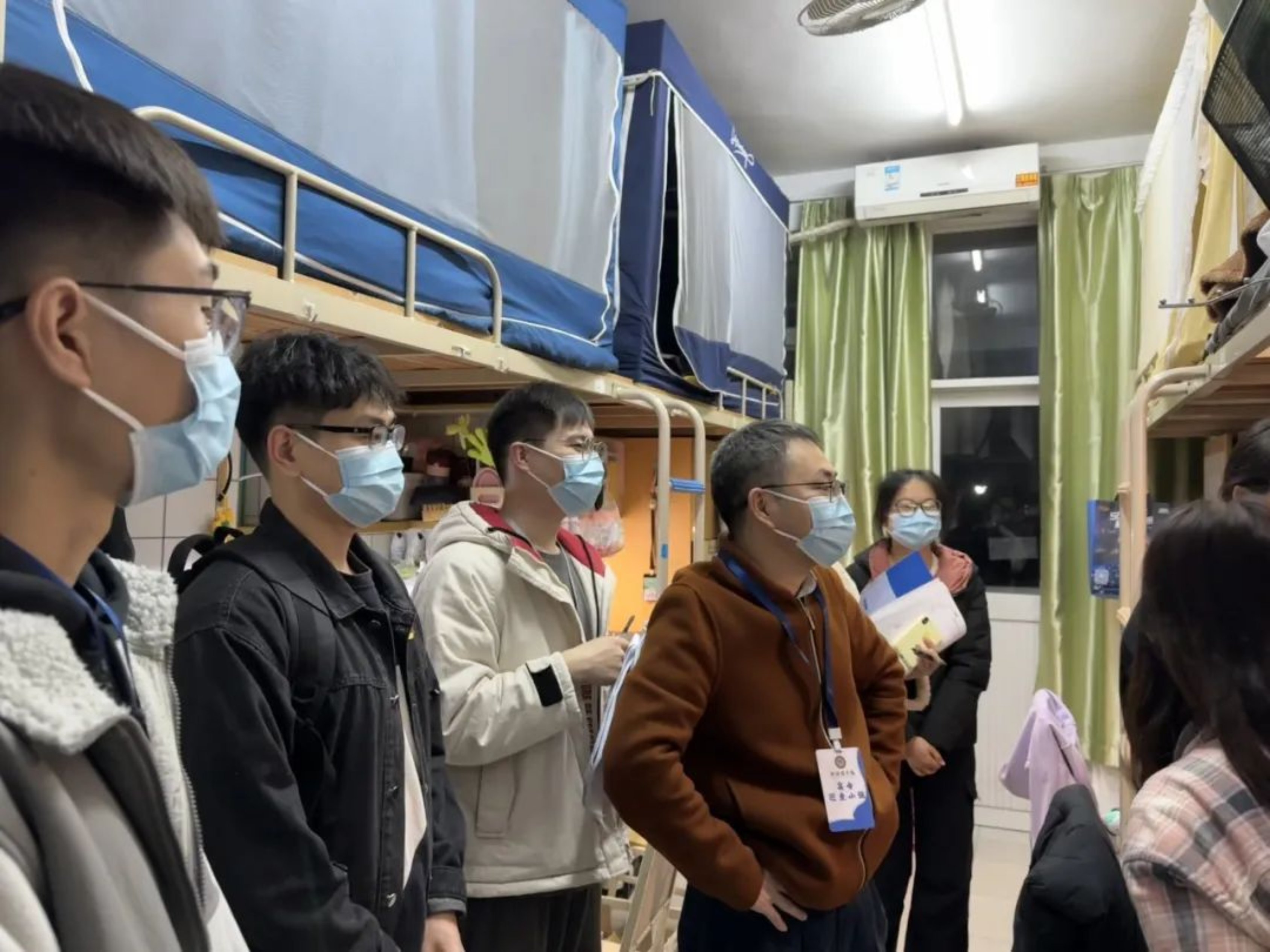 关爱到寝，温暖入心 ——外国语学院开展春季学期学生宿舍走访-广州南方学院-外国语学院